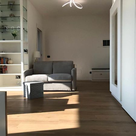Fiera Milanocity View With Terrace Next To Shopping Mall Apartment Bagian luar foto